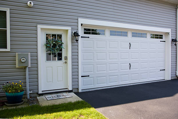 24/7 Emergency Garage Door Panel Replacement experts in Honokaa, HI